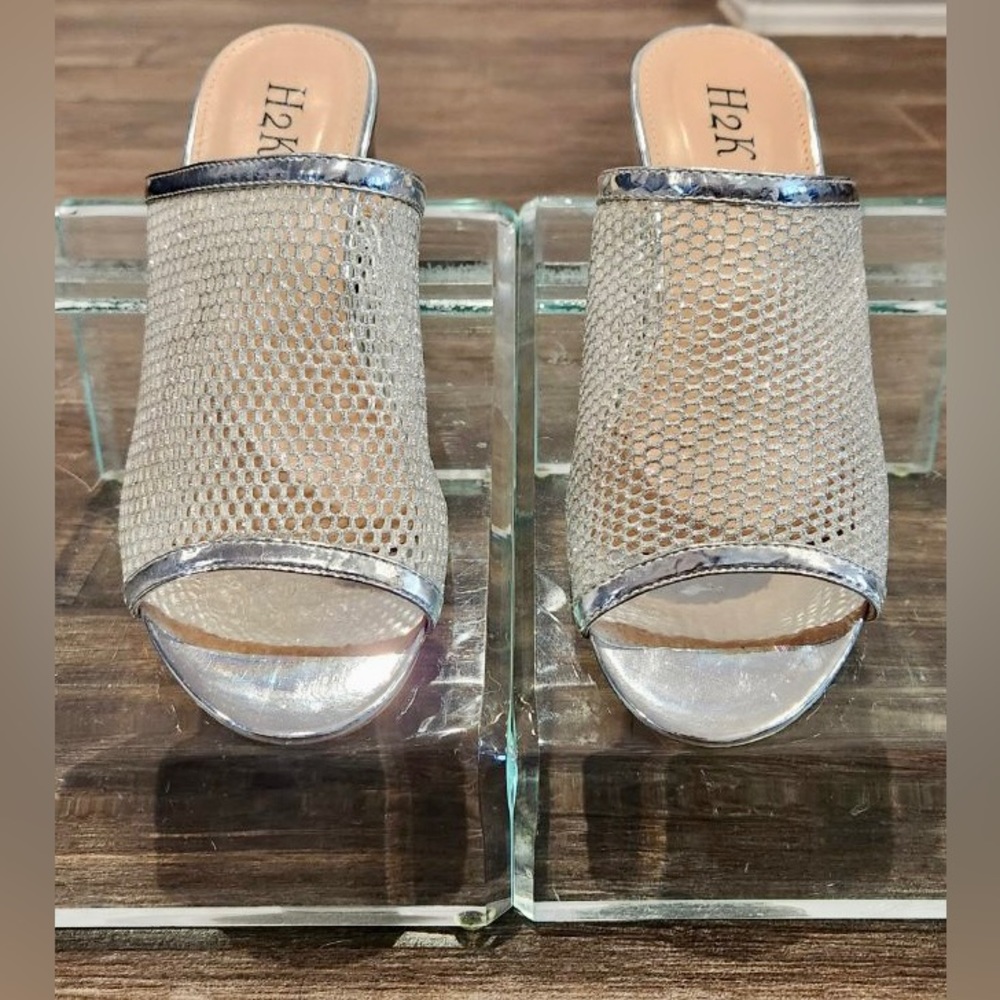 🥇 H2K Silver Shimmer Mesh Mule